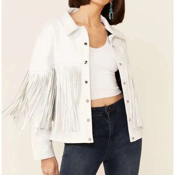 Understated Leather Jackets & Blazers - EUC Understated Leather Howling Moon White Fringe Western Leather Jacket L